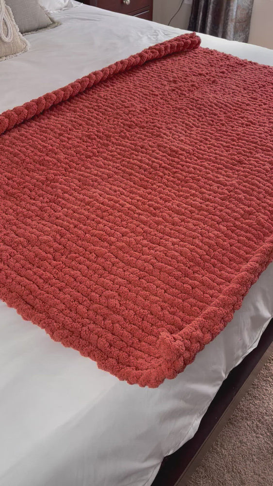 
                
                    Load and play video in Gallery viewer, Pumpkin Spice Cozy Throw
                
            
